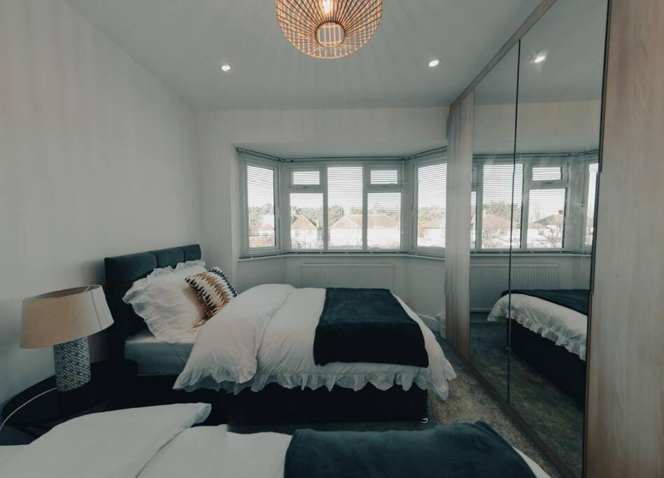 Homely & Peaceful Living Space Morden  Εξωτερικό φωτογραφία