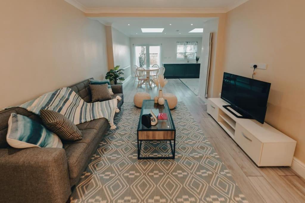 Homely & Peaceful Living Space Morden  Εξωτερικό φωτογραφία